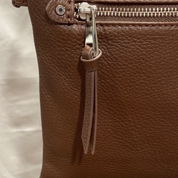 Danier Brown Leather Crossbody/Shoulder Bag – Genuine Leather Canadian Brand - Picture 4 of 12